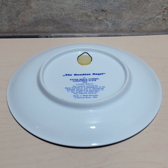 Schmid Hummel Christmas 1974 The Guardian Angel Decorative Wall Hanging Plate - Picture 11 of 11